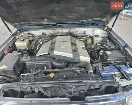 Серый Тойота Ленд Крузер, объемом двигателя 4.7 л и пробегом 402 тыс. км за 12500 $, фото 8 на Automoto.ua