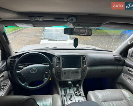 Серый Тойота Ленд Крузер, объемом двигателя 4.7 л и пробегом 419 тыс. км за 10500 $, фото 8 на Automoto.ua