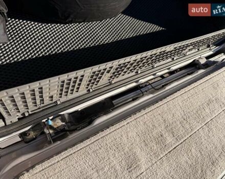 Серый Тойота Ленд Крузер, объемом двигателя 4.66 л и пробегом 342 тыс. км за 15500 $, фото 21 на Automoto.ua