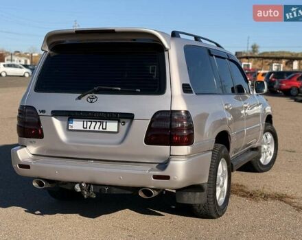 Серый Тойота Ленд Крузер, объемом двигателя 4.66 л и пробегом 342 тыс. км за 15500 $, фото 8 на Automoto.ua