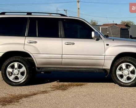 Серый Тойота Ленд Крузер, объемом двигателя 4.7 л и пробегом 342 тыс. км за 14000 $, фото 1 на Automoto.ua