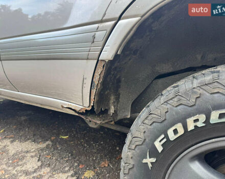 Серый Тойота Ленд Крузер, объемом двигателя 4.7 л и пробегом 419 тыс. км за 10500 $, фото 9 на Automoto.ua