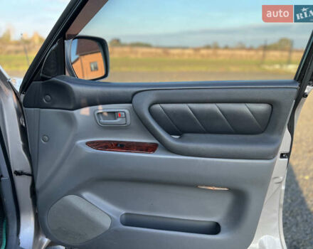 Сірий Тойота Ленд Крузер, об'ємом двигуна 4.66 л та пробігом 248 тис. км за 13099 $, фото 14 на Automoto.ua