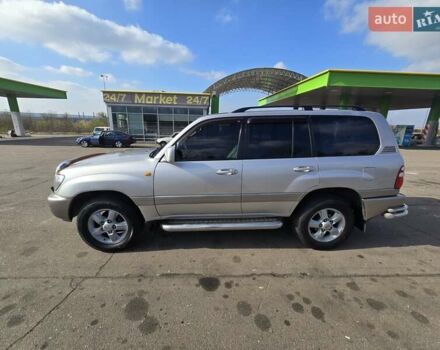 Серый Тойота Ленд Крузер, объемом двигателя 4.7 л и пробегом 402 тыс. км за 12500 $, фото 9 на Automoto.ua