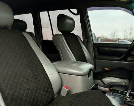 Серый Тойота Ленд Крузер, объемом двигателя 4.7 л и пробегом 421 тыс. км за 11650 $, фото 24 на Automoto.ua