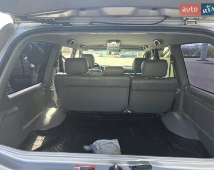 Серый Тойота Ленд Крузер, объемом двигателя 4.7 л и пробегом 402 тыс. км за 12500 $, фото 3 на Automoto.ua