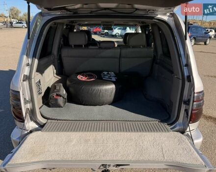 Серый Тойота Ленд Крузер, объемом двигателя 4.66 л и пробегом 342 тыс. км за 15500 $, фото 19 на Automoto.ua