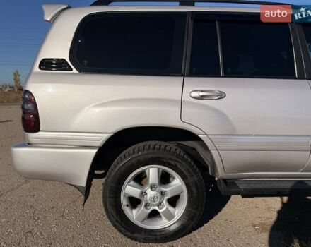 Серый Тойота Ленд Крузер, объемом двигателя 4.66 л и пробегом 342 тыс. км за 15500 $, фото 26 на Automoto.ua