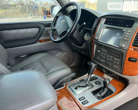 Серый Тойота Ленд Крузер, объемом двигателя 4.7 л и пробегом 430 тыс. км за 12500 $, фото 19 на Automoto.ua