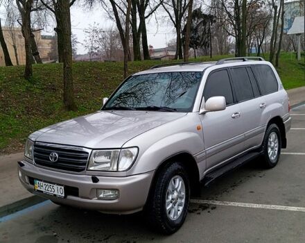 Серый Тойота Ленд Крузер, объемом двигателя 4.7 л и пробегом 291 тыс. км за 16199 $, фото 1 на Automoto.ua