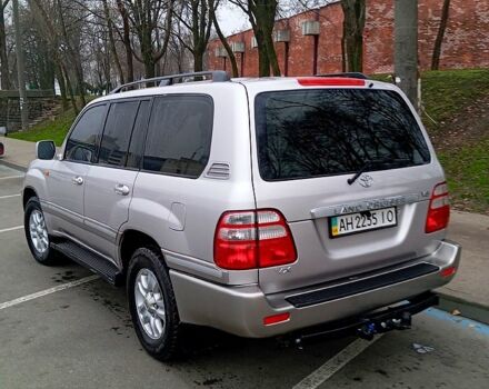 Серый Тойота Ленд Крузер, объемом двигателя 4.7 л и пробегом 291 тыс. км за 16199 $, фото 3 на Automoto.ua