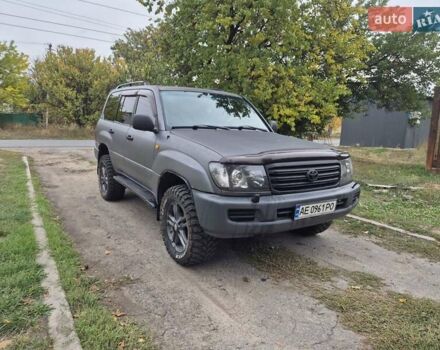 Серый Тойота Ленд Крузер, объемом двигателя 4.2 л и пробегом 453 тыс. км за 16500 $, фото 2 на Automoto.ua