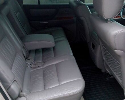 Серый Тойота Ленд Крузер, объемом двигателя 4.7 л и пробегом 291 тыс. км за 16199 $, фото 7 на Automoto.ua