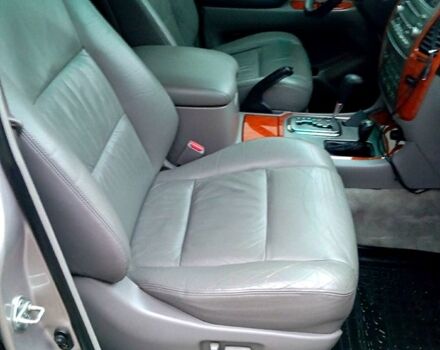 Серый Тойота Ленд Крузер, объемом двигателя 4.7 л и пробегом 291 тыс. км за 16199 $, фото 9 на Automoto.ua