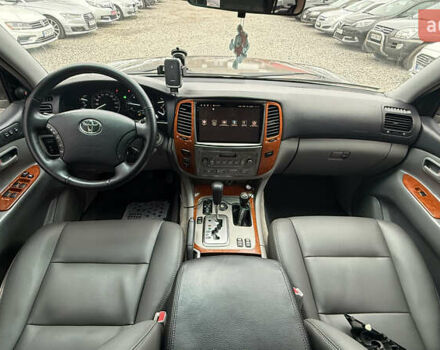 Сірий Тойота Ленд Крузер, об'ємом двигуна 4.66 л та пробігом 406 тис. км за 15000 $, фото 21 на Automoto.ua