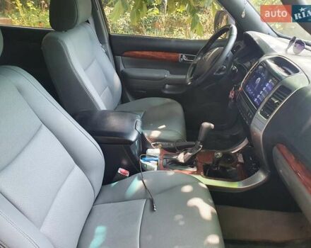 Серый Тойота Ленд Крузер, объемом двигателя 2.98 л и пробегом 327 тыс. км за 11500 $, фото 4 на Automoto.ua