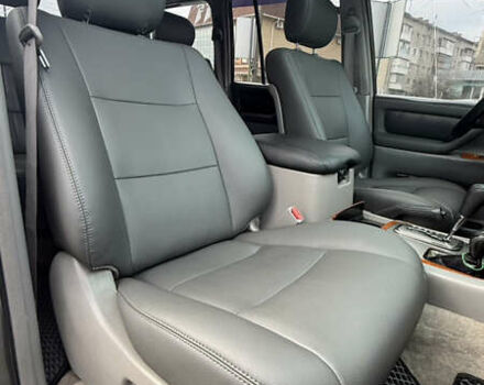 Сірий Тойота Ленд Крузер, об'ємом двигуна 4.66 л та пробігом 406 тис. км за 15000 $, фото 28 на Automoto.ua