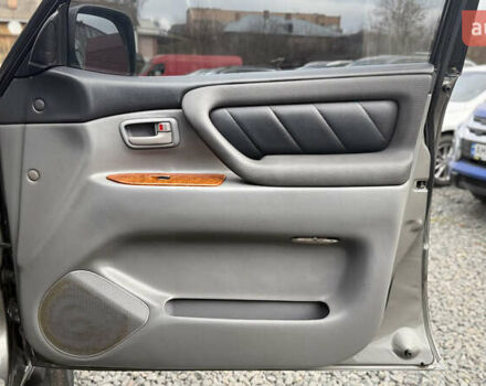 Сірий Тойота Ленд Крузер, об'ємом двигуна 4.66 л та пробігом 406 тис. км за 15000 $, фото 27 на Automoto.ua