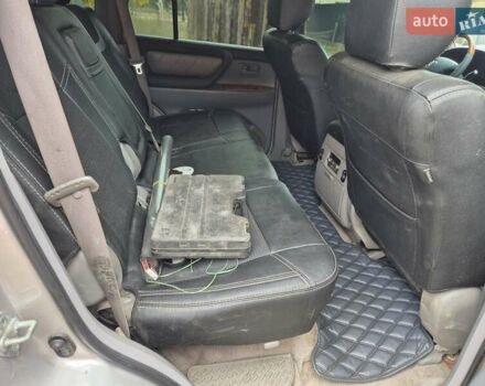 Серый Тойота Ленд Крузер, объемом двигателя 4.2 л и пробегом 453 тыс. км за 16500 $, фото 23 на Automoto.ua