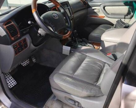 Сірий Тойота Ленд Крузер, об'ємом двигуна 4.66 л та пробігом 360 тис. км за 12000 $, фото 6 на Automoto.ua