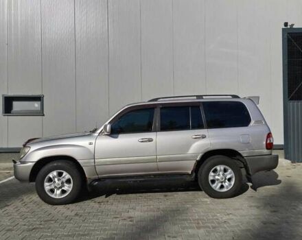 Сірий Тойота Ленд Крузер, об'ємом двигуна 4.66 л та пробігом 360 тис. км за 12000 $, фото 1 на Automoto.ua