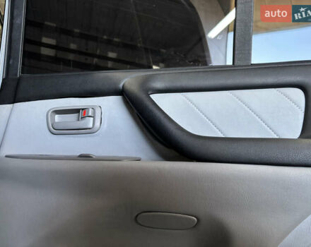 Серый Тойота Ленд Крузер, объемом двигателя 4.16 л и пробегом 20 тыс. км за 59700 $, фото 16 на Automoto.ua