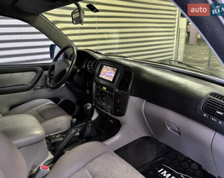 Серый Тойота Ленд Крузер, объемом двигателя 4.16 л и пробегом 20 тыс. км за 59700 $, фото 9 на Automoto.ua