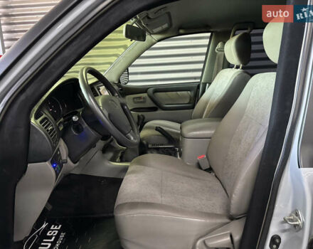 Серый Тойота Ленд Крузер, объемом двигателя 4.16 л и пробегом 20 тыс. км за 59700 $, фото 4 на Automoto.ua