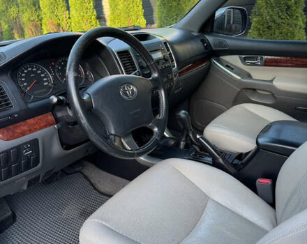 Серый Тойота Ленд Крузер, объемом двигателя 2.69 л и пробегом 311 тыс. км за 11500 $, фото 9 на Automoto.ua