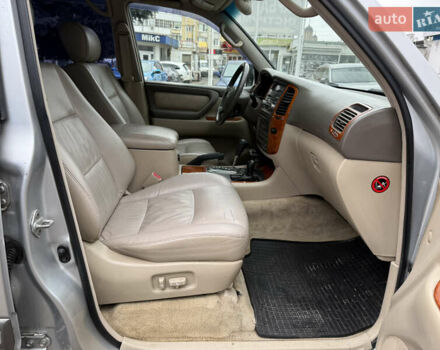 Сірий Тойота Ленд Крузер, об'ємом двигуна 4.66 л та пробігом 416 тис. км за 14900 $, фото 17 на Automoto.ua