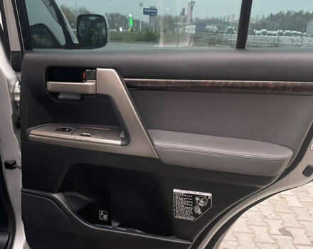 Сірий Тойота Ленд Крузер, об'ємом двигуна 4.7 л та пробігом 139 тис. км за 33500 $, фото 31 на Automoto.ua