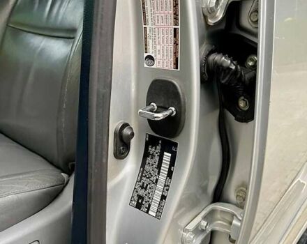 Серый Тойота Ленд Крузер, объемом двигателя 5.66 л и пробегом 275 тыс. км за 16999 $, фото 24 на Automoto.ua