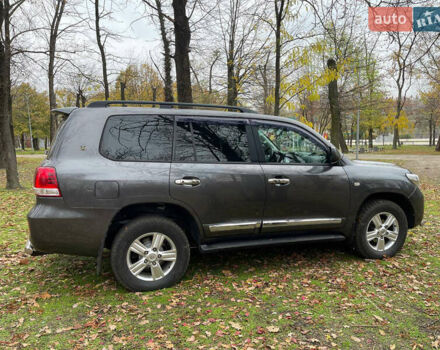 Серый Тойота Ленд Крузер, объемом двигателя 4.7 л и пробегом 352 тыс. км за 21600 $, фото 3 на Automoto.ua