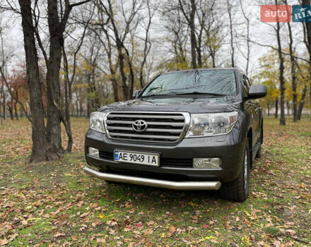 Серый Тойота Ленд Крузер, объемом двигателя 4.7 л и пробегом 352 тыс. км за 21600 $, фото 9 на Automoto.ua