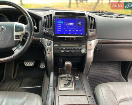 Серый Тойота Ленд Крузер, объемом двигателя 4.7 л и пробегом 352 тыс. км за 21600 $, фото 19 на Automoto.ua