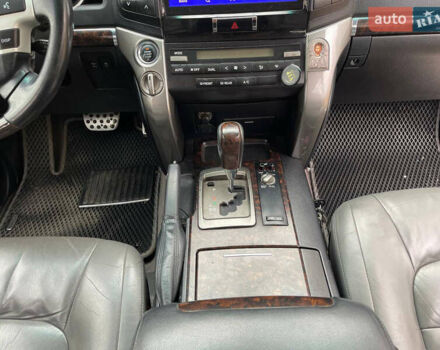 Серый Тойота Ленд Крузер, объемом двигателя 4.7 л и пробегом 352 тыс. км за 21600 $, фото 22 на Automoto.ua