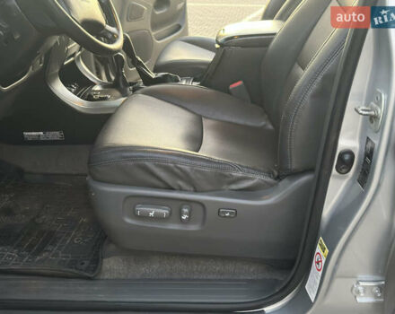 Сірий Тойота Ленд Крузер, об'ємом двигуна 3.96 л та пробігом 280 тис. км за 13900 $, фото 33 на Automoto.ua