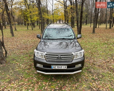 Серый Тойота Ленд Крузер, объемом двигателя 4.7 л и пробегом 352 тыс. км за 21600 $, фото 11 на Automoto.ua