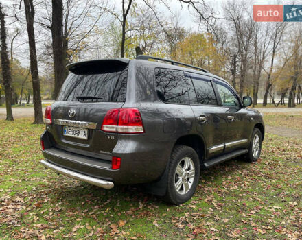 Серый Тойота Ленд Крузер, объемом двигателя 4.7 л и пробегом 352 тыс. км за 21600 $, фото 4 на Automoto.ua
