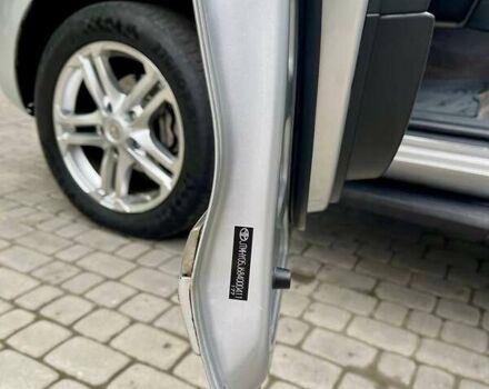 Серый Тойота Ленд Крузер, объемом двигателя 5.66 л и пробегом 275 тыс. км за 16999 $, фото 18 на Automoto.ua