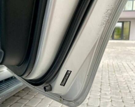 Серый Тойота Ленд Крузер, объемом двигателя 5.66 л и пробегом 275 тыс. км за 16999 $, фото 14 на Automoto.ua