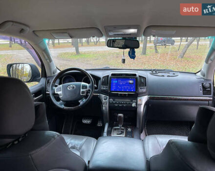 Серый Тойота Ленд Крузер, объемом двигателя 4.7 л и пробегом 352 тыс. км за 21600 $, фото 18 на Automoto.ua