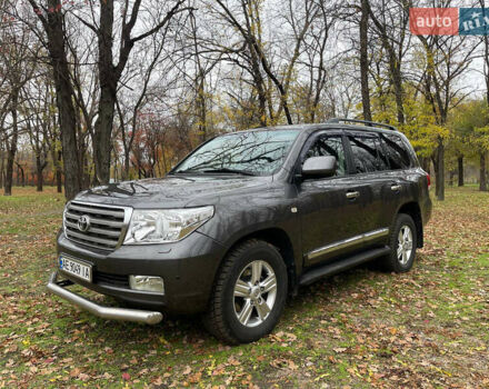 Серый Тойота Ленд Крузер, объемом двигателя 4.7 л и пробегом 352 тыс. км за 21600 $, фото 8 на Automoto.ua