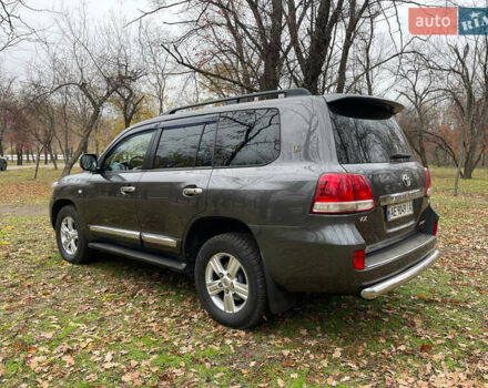 Серый Тойота Ленд Крузер, объемом двигателя 4.7 л и пробегом 352 тыс. км за 21600 $, фото 6 на Automoto.ua