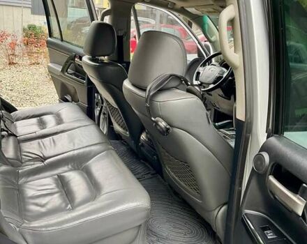 Серый Тойота Ленд Крузер, объемом двигателя 5.66 л и пробегом 275 тыс. км за 16999 $, фото 31 на Automoto.ua