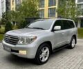 Серый Тойота Ленд Крузер, объемом двигателя 5.66 л и пробегом 275 тыс. км за 16999 $, фото 1 на Automoto.ua