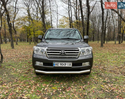Серый Тойота Ленд Крузер, объемом двигателя 4.7 л и пробегом 352 тыс. км за 21600 $, фото 10 на Automoto.ua