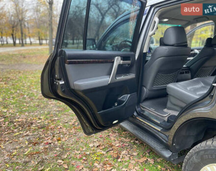 Серый Тойота Ленд Крузер, объемом двигателя 4.7 л и пробегом 352 тыс. км за 21600 $, фото 27 на Automoto.ua