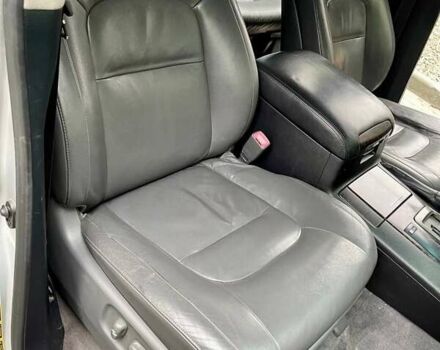 Серый Тойота Ленд Крузер, объемом двигателя 5.66 л и пробегом 275 тыс. км за 16999 $, фото 30 на Automoto.ua