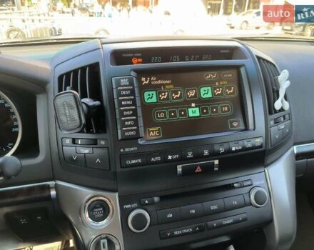 Серый Тойота Ленд Крузер, объемом двигателя 4.7 л и пробегом 199 тыс. км за 25500 $, фото 13 на Automoto.ua